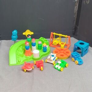 Fisher Price Little People Playground Swingset Merry Go Round Complete 1986 2525